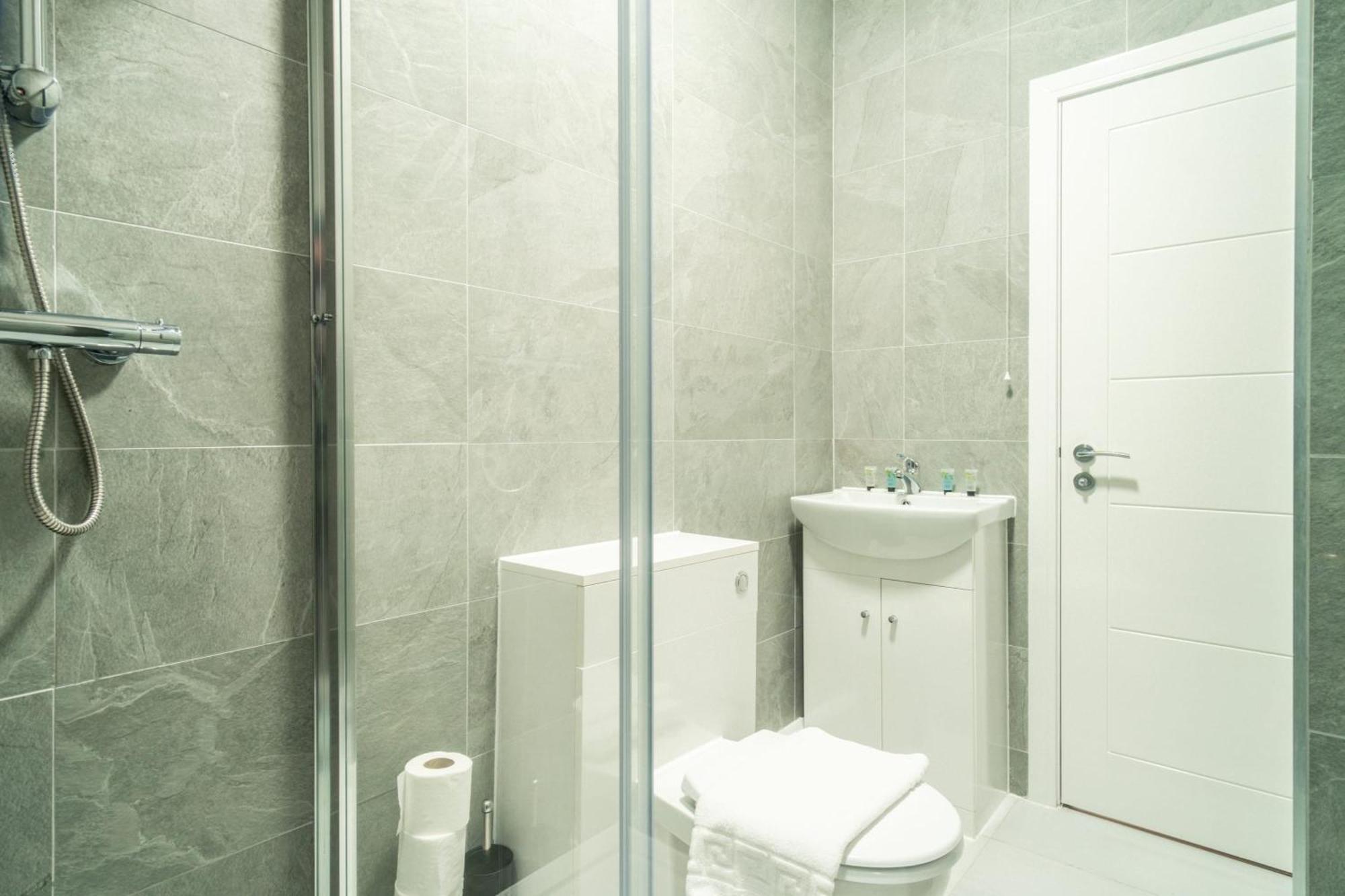 Stunning 1 Bedroom Apartment In Central Ливърпул Екстериор снимка
